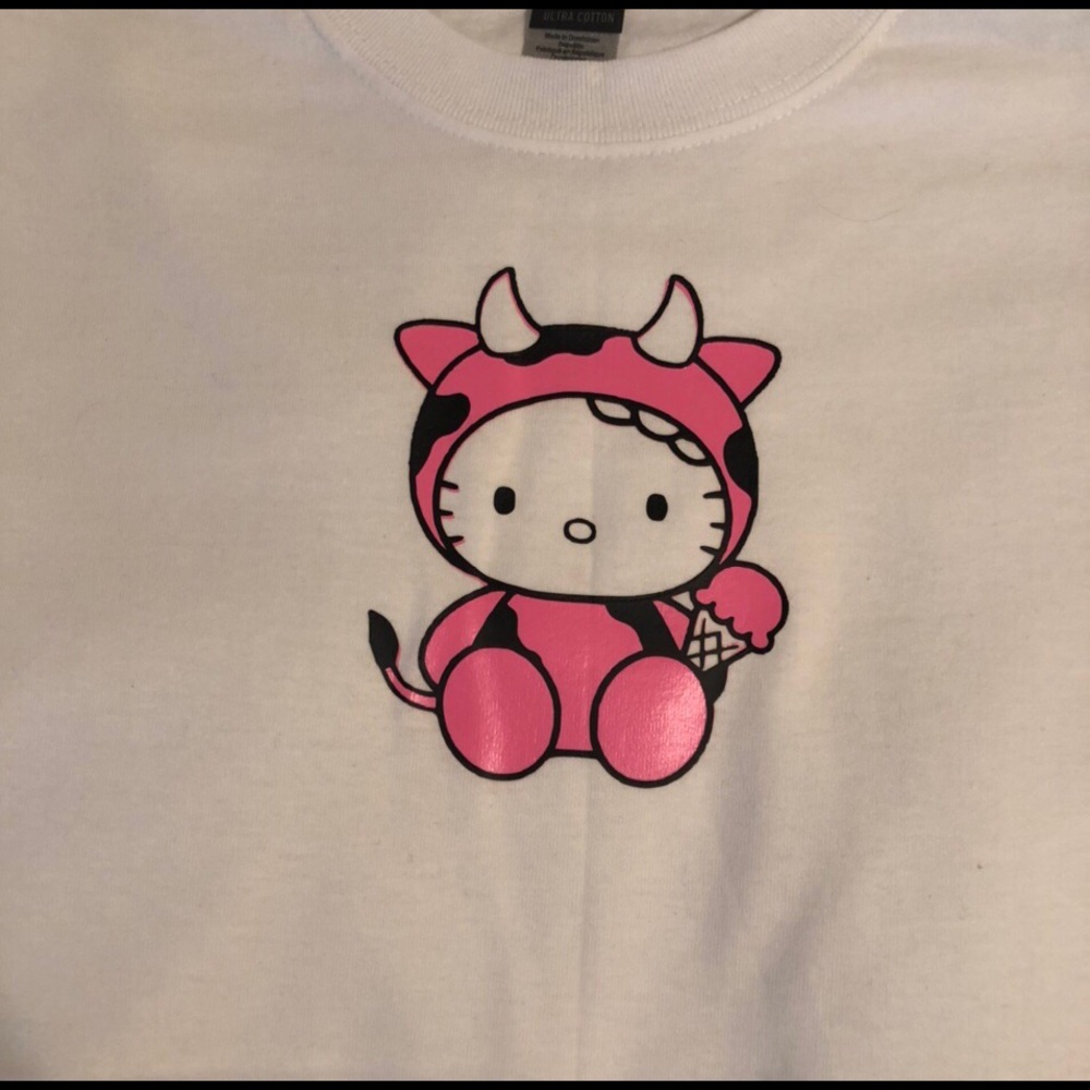Hello Kitty Strawberry Cow